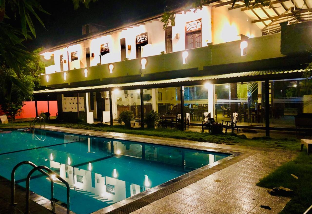 Saman Resort Yala Тисамахарама Екстериор снимка
